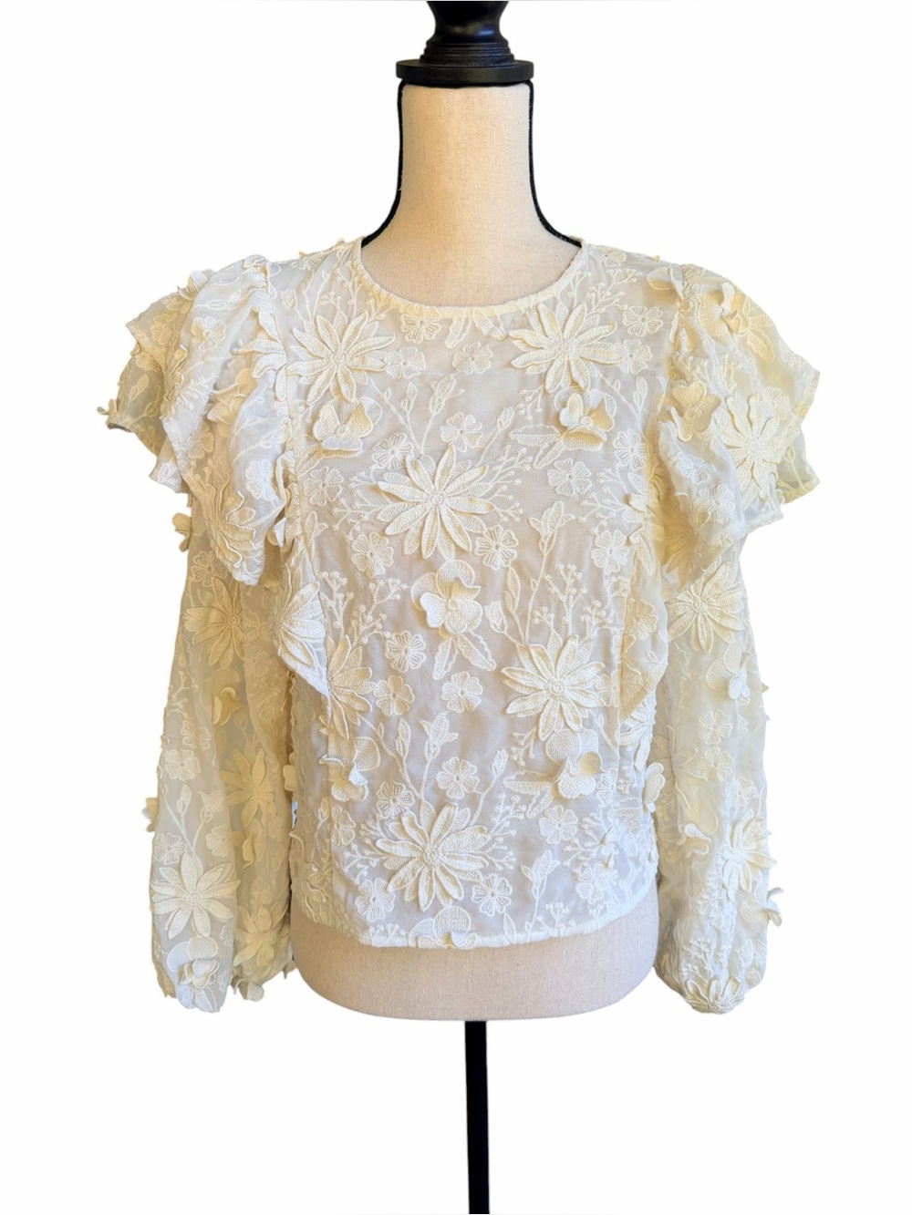 House of Harlow 1960 Ivory 3D Floral Applique Ruffle Blouse Size Small